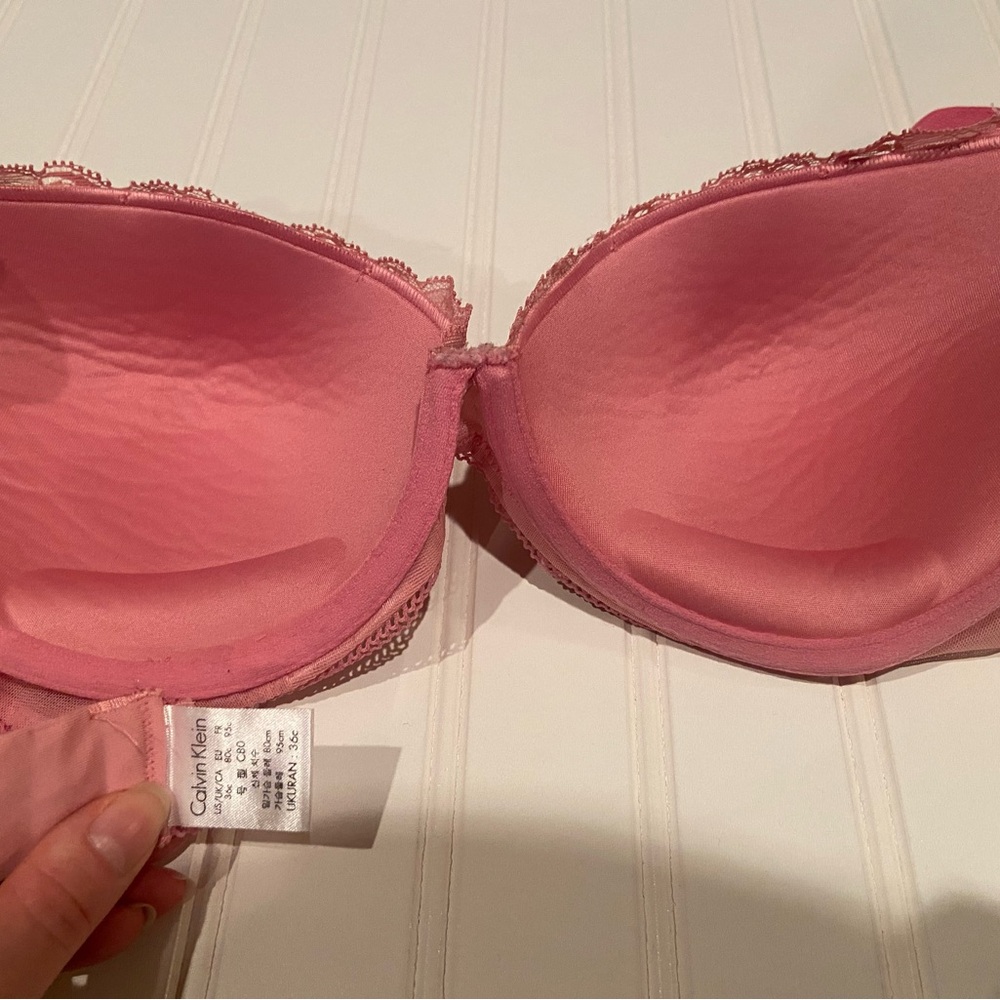 Calvin Klein Pink Lace Bra - Picture 2 of 2
